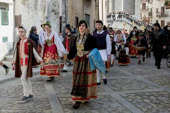 Pashket celebrazioni della Pasqua Bizantina a Piana degli Albanesi a Piana degli Albanesi